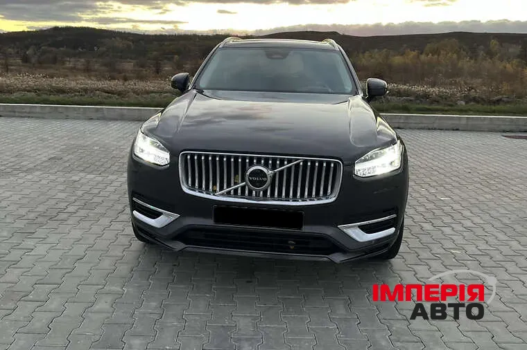 Volvo XC90 - фото 1