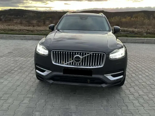 Volvo XC90 - фото 1