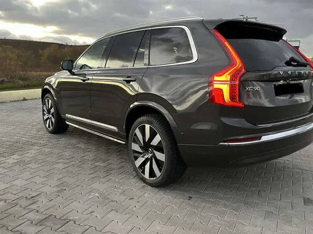 Volvo XC90 - фото 4