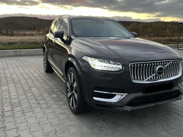 Volvo XC90 - фото 3