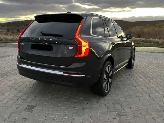 Volvo XC90 - фото 5