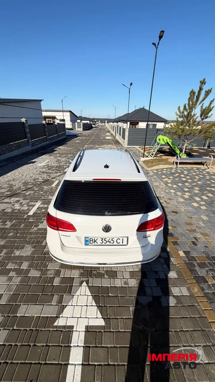 Volkswagen Passat - фото 12
