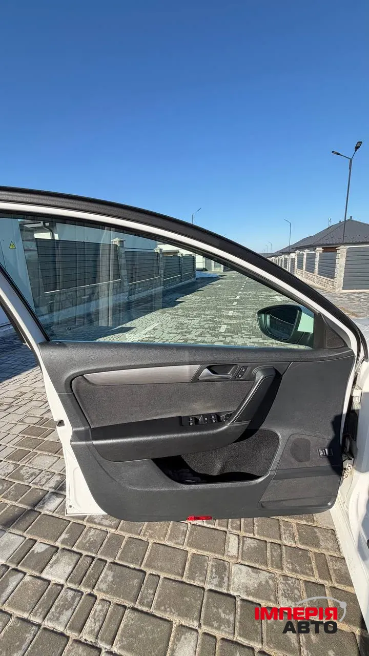 Volkswagen Passat - фото 27