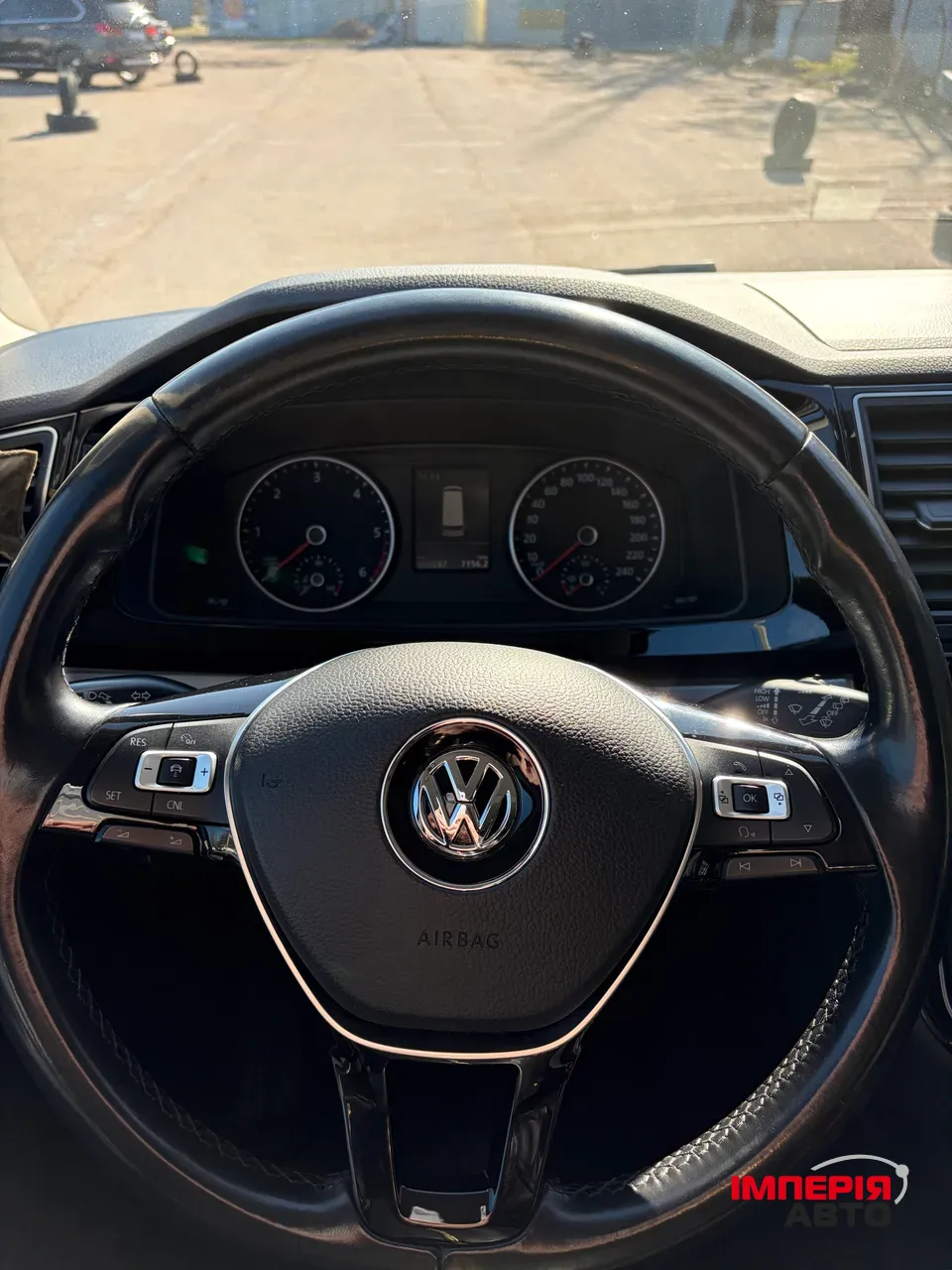 Volkswagen Multivan - фото 17