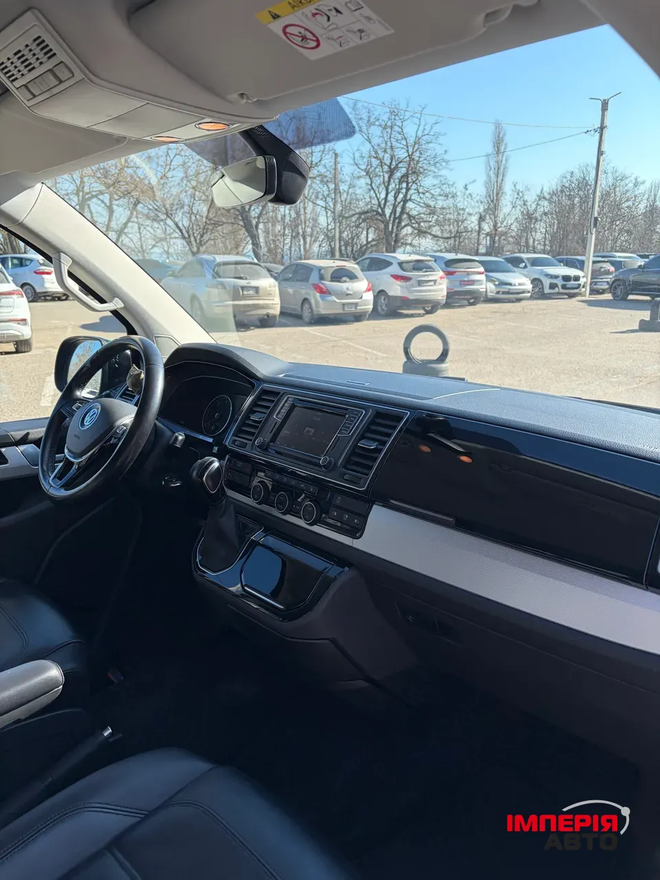 Volkswagen Multivan - фото 14