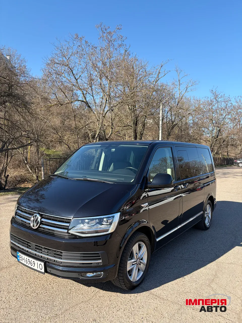 Volkswagen Multivan - фото 1