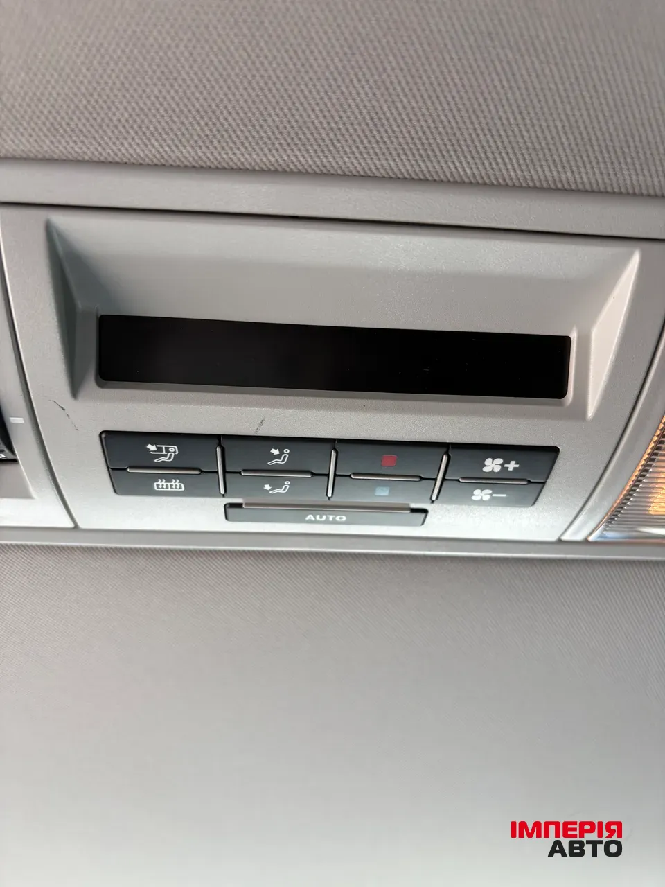 Volkswagen Multivan - фото 19