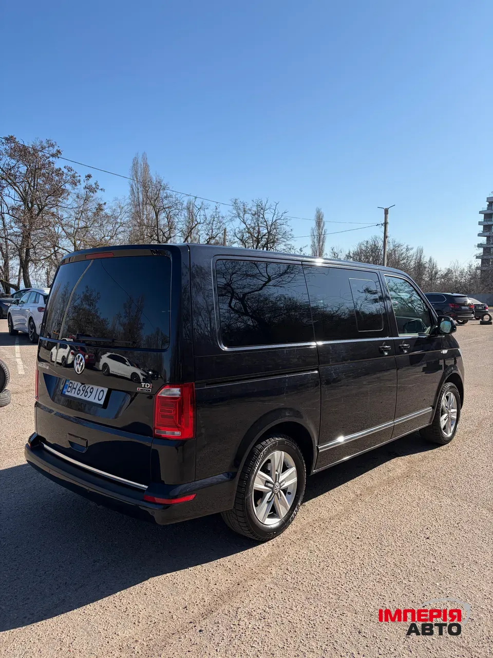 Volkswagen Multivan - фото 4