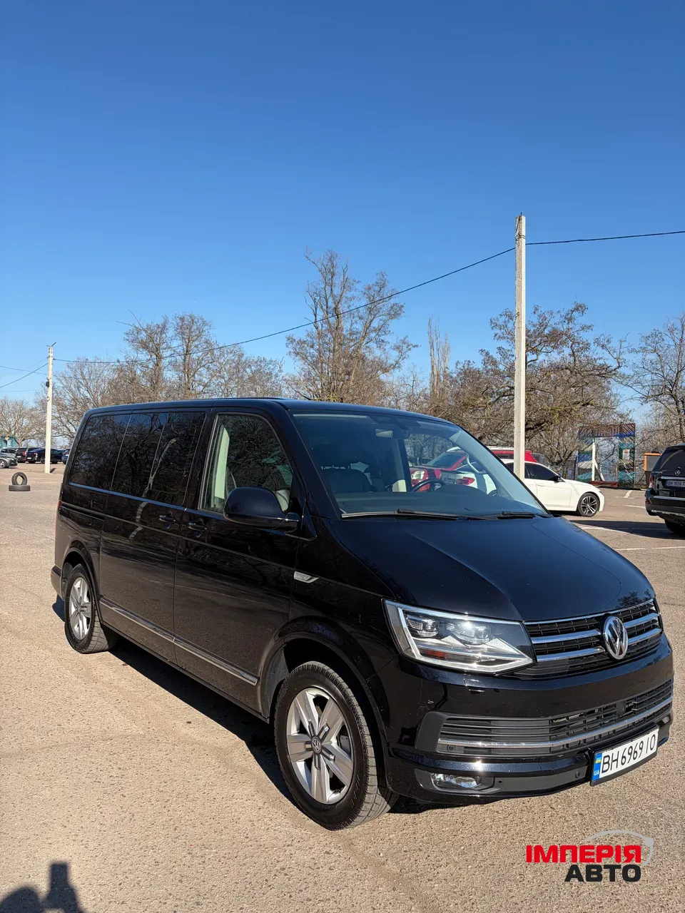 Volkswagen Multivan - фото 3