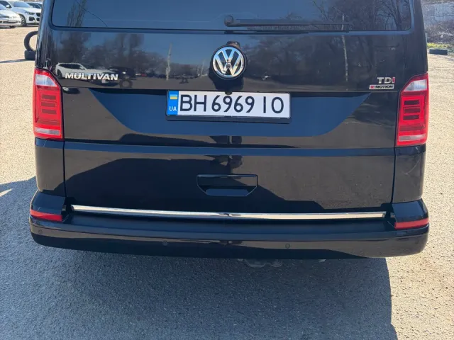 Volkswagen Multivan - фото 5