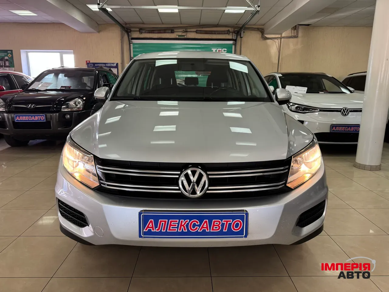 Volkswagen Tiguan - фото 6