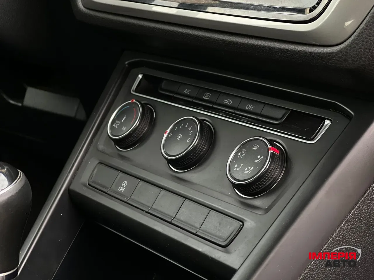 Volkswagen Touran - фото 11