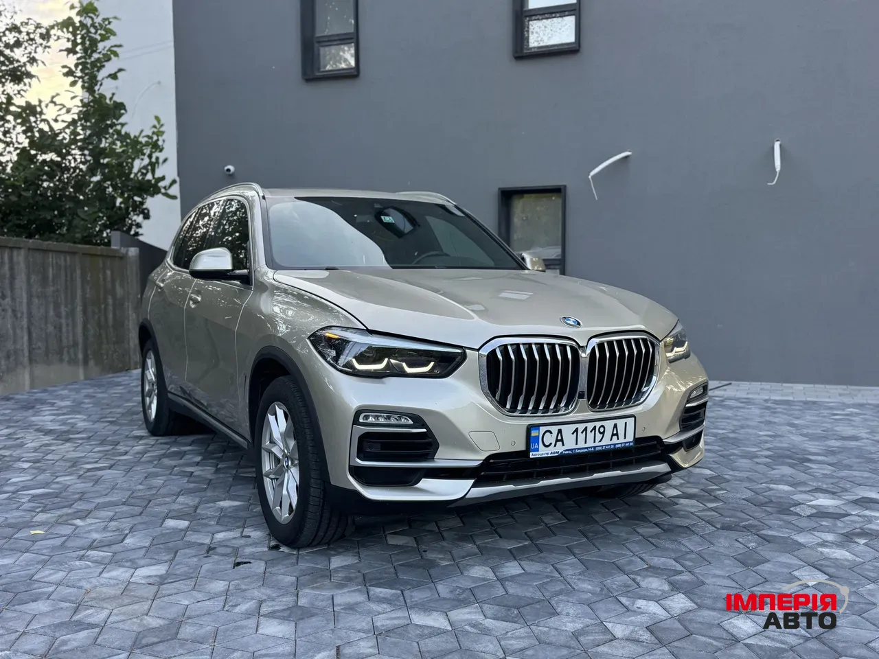 BMW X5 - фото 1