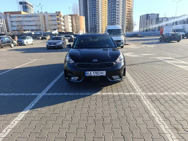 Kia Niro - фото 1