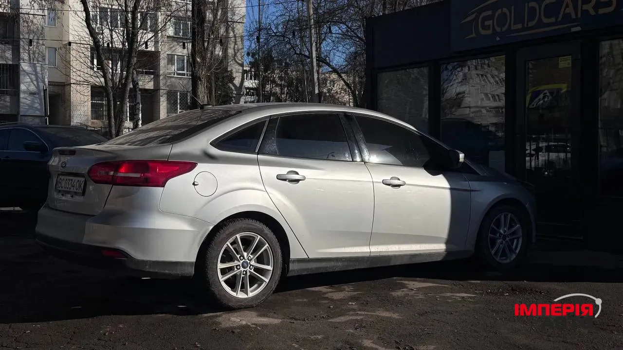 Ford Focus - фото 7