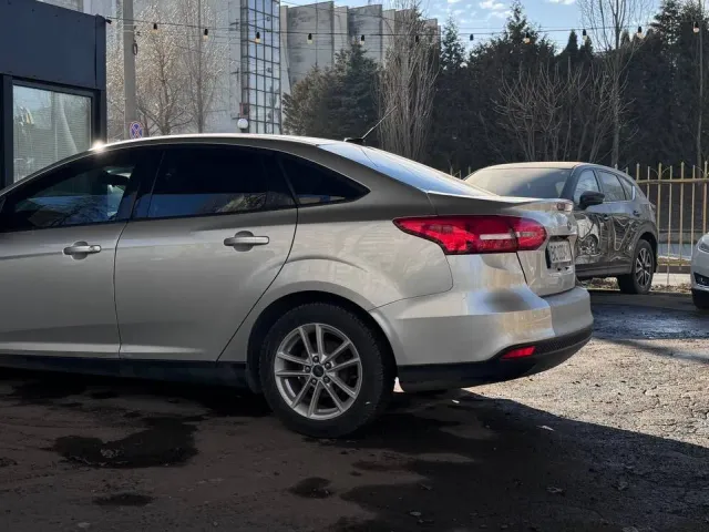 Ford Focus - фото 4