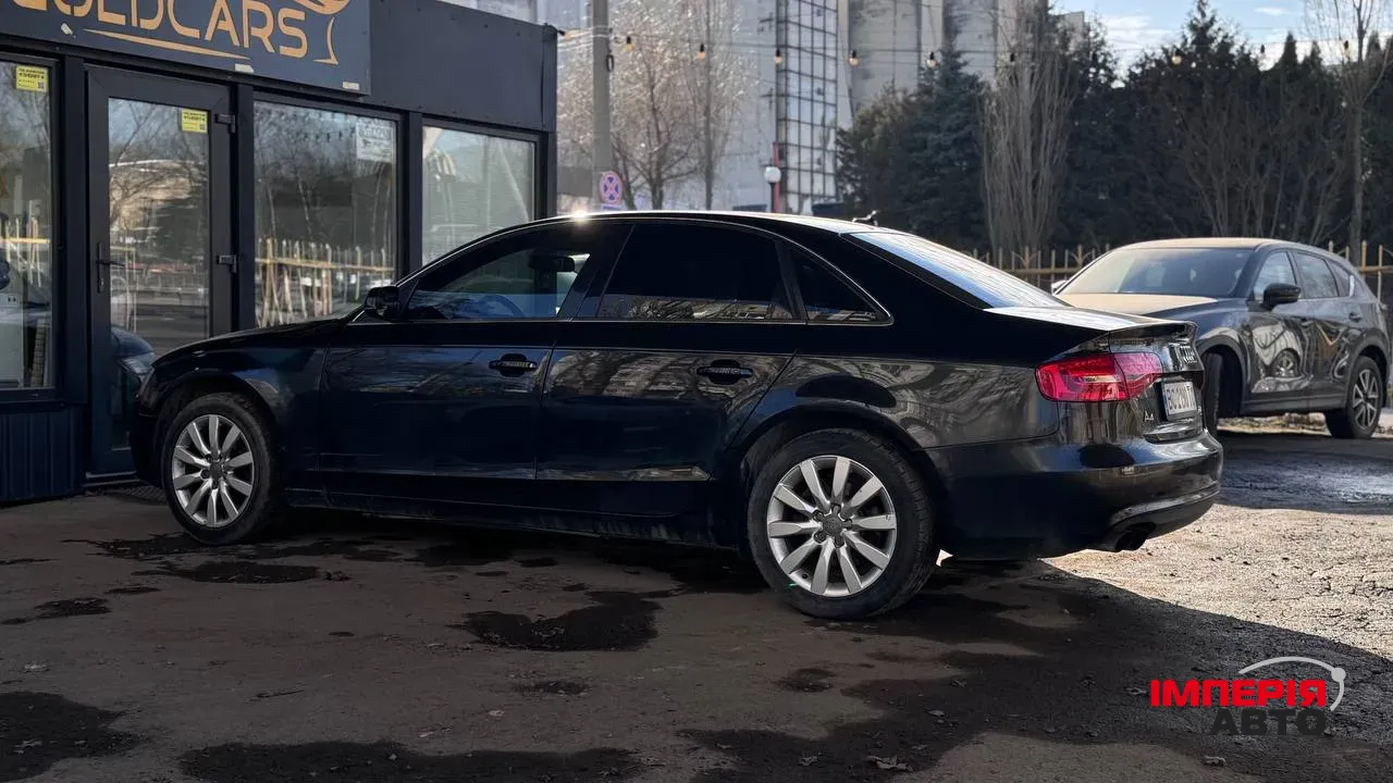 Audi A4 - фото 8