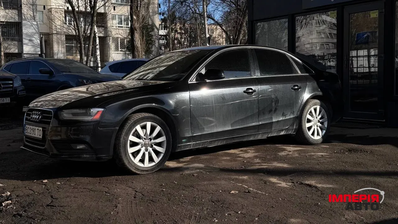 Audi A4 - фото 2