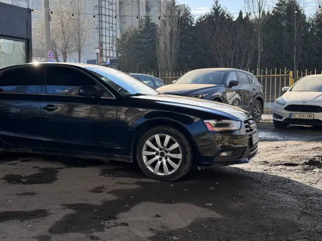 Audi A4 - фото 3