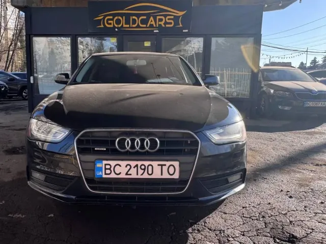 Audi A4 - фото 1