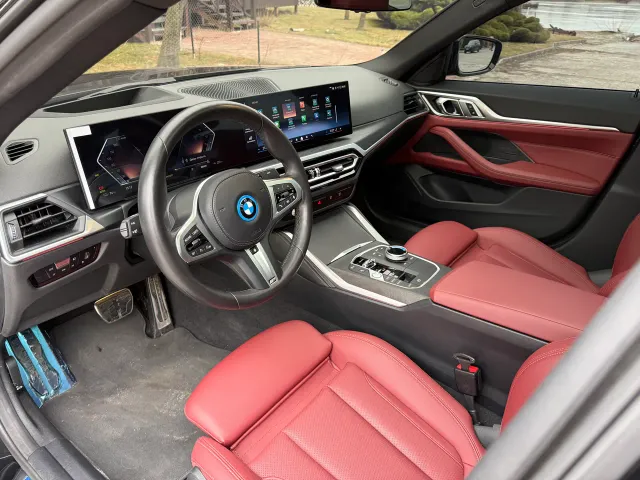 BMW i4 - фото 5