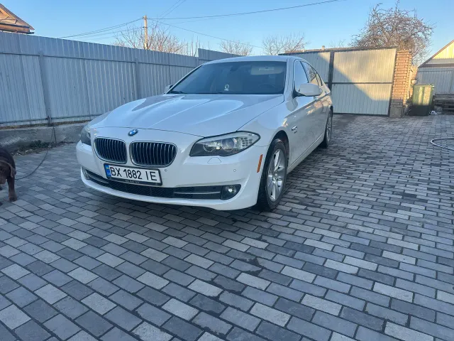 BMW 5 серії - фото 1