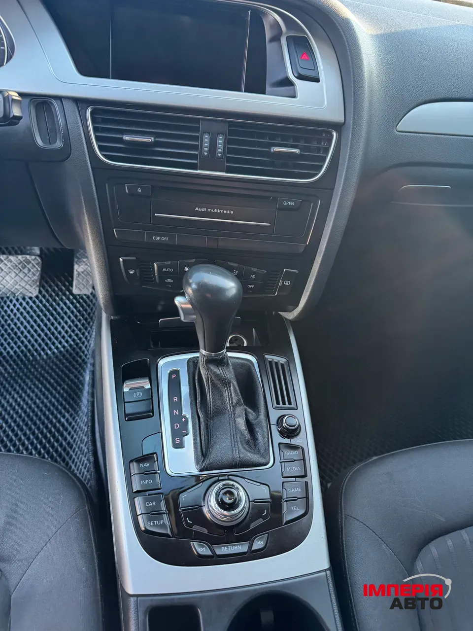 Audi A4 - фото 15