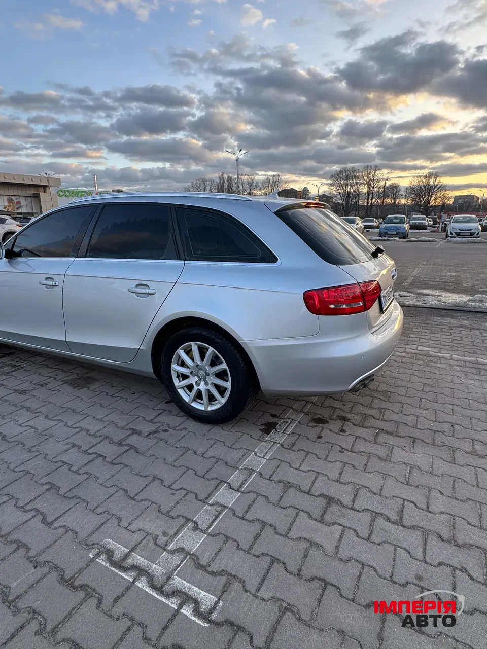 Audi A4 - фото 11