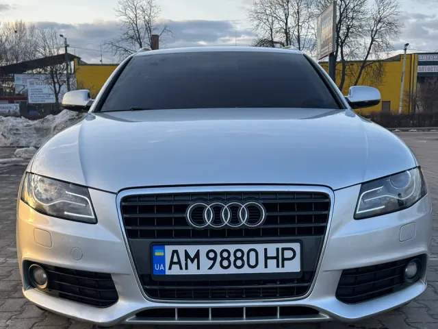 Audi A4 - фото 1