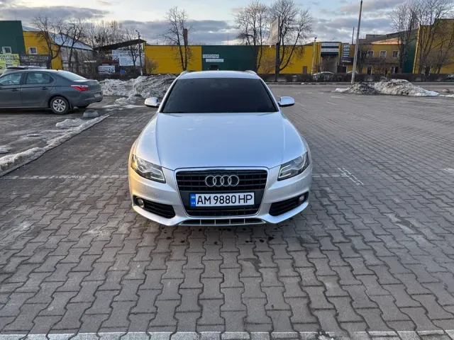 Audi A4 - фото 5