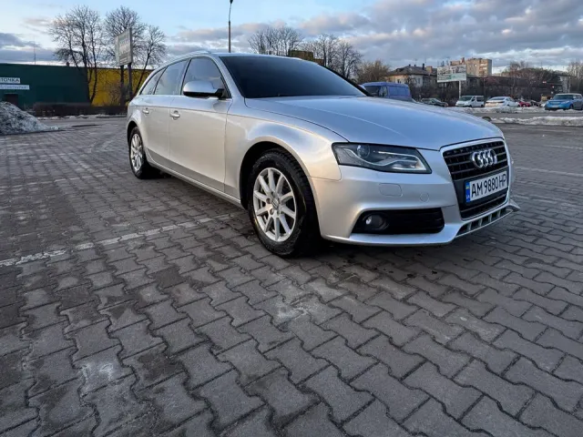 Audi A4 - фото 4
