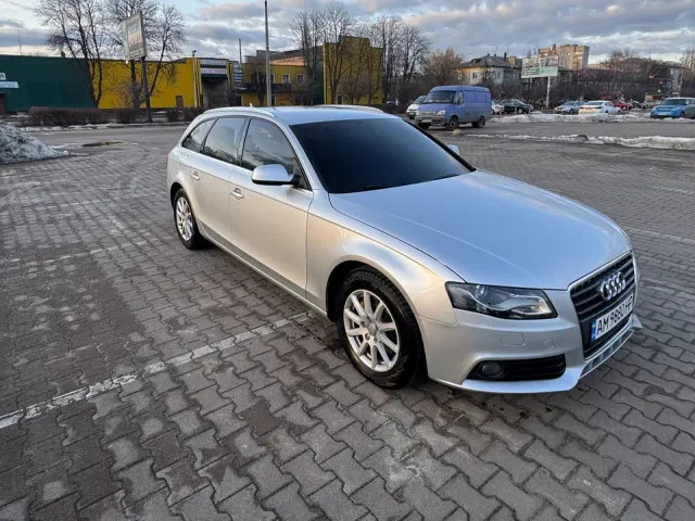 Audi A4 - фото 3