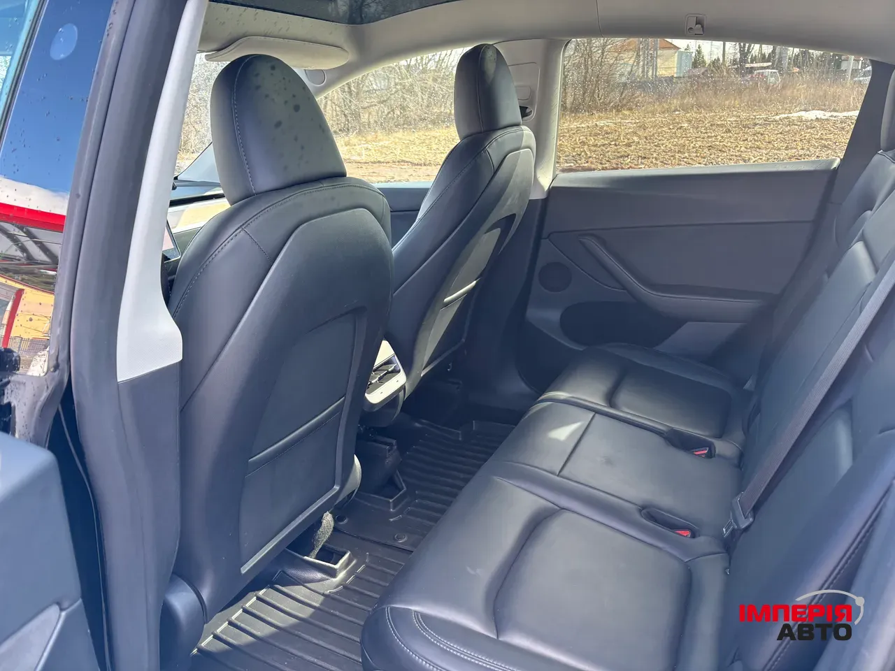 Tesla Model Y - фото 7