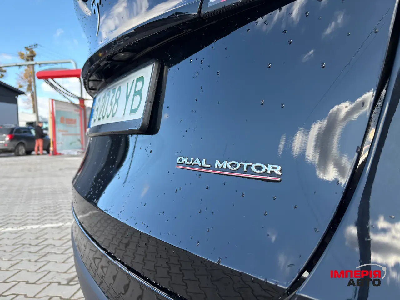 Tesla Model Y - фото 6