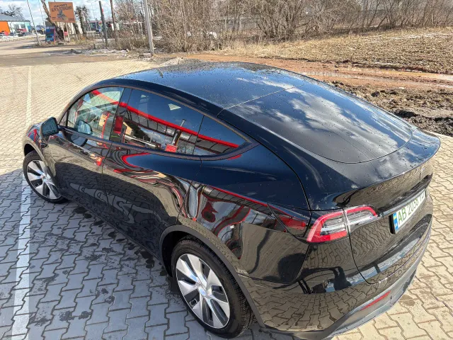 Tesla Model Y - фото 4