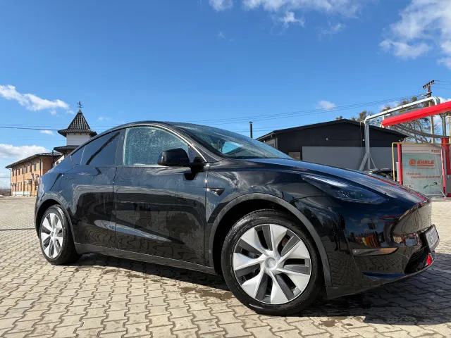Tesla Model Y - фото 3