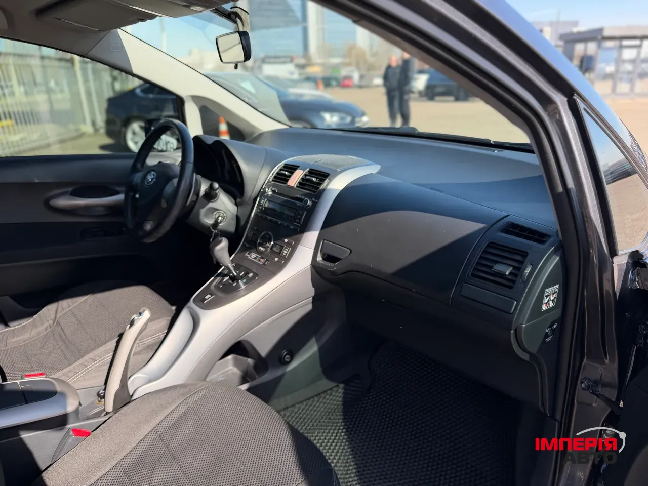 Toyota Auris - фото 16