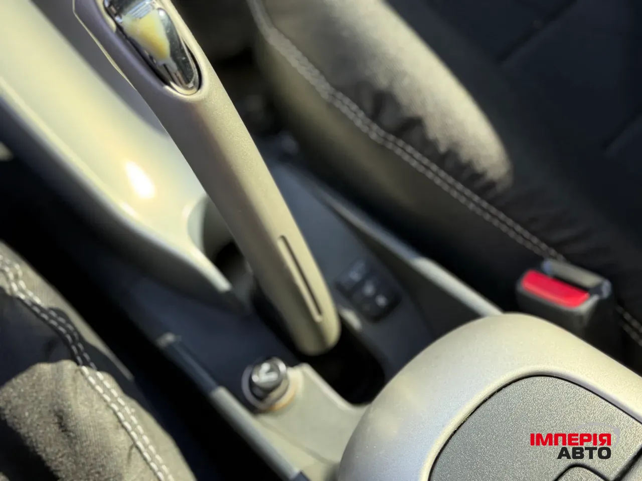 Toyota Auris - фото 11