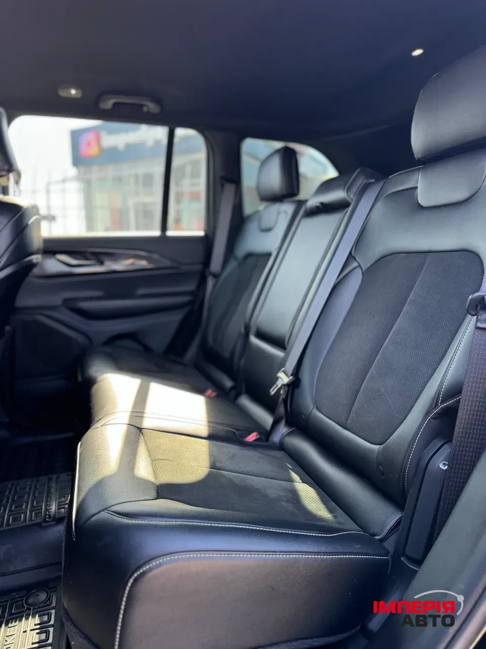 Jeep Grand Cherokee - фото 11