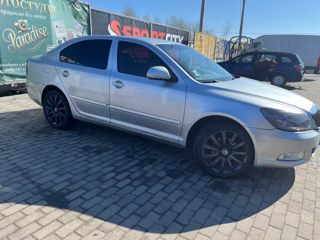 Skoda Octavia - фото 4