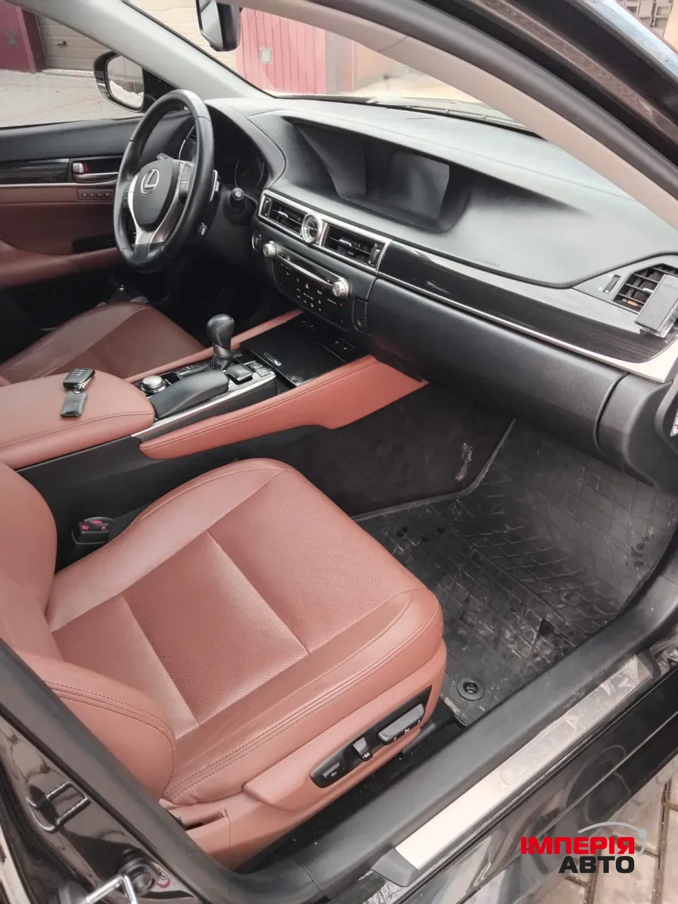 Lexus GS - фото 8