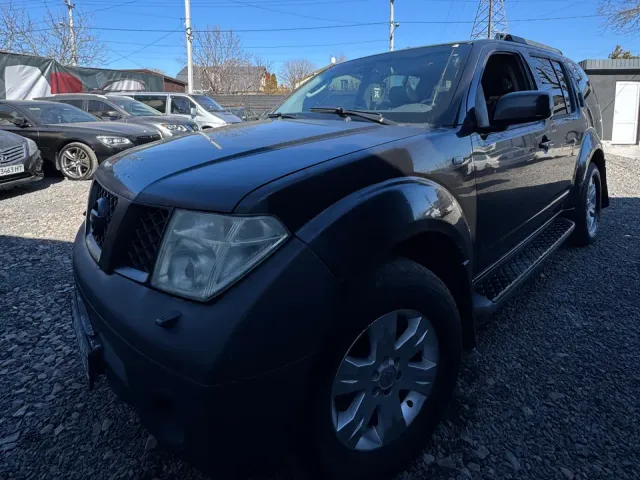 Nissan Pathfinder - фото 1