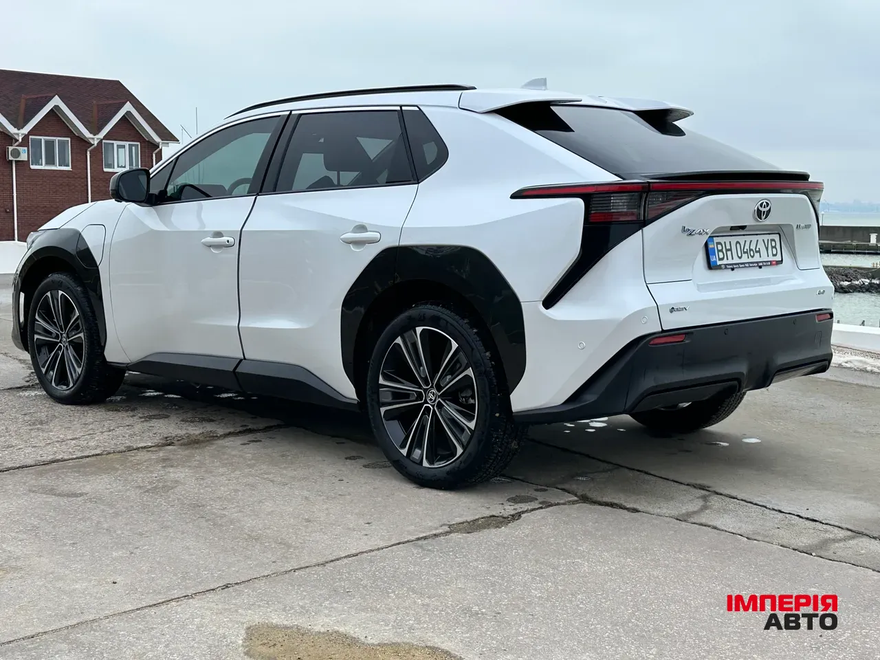 Toyota bZ4X - фото 22