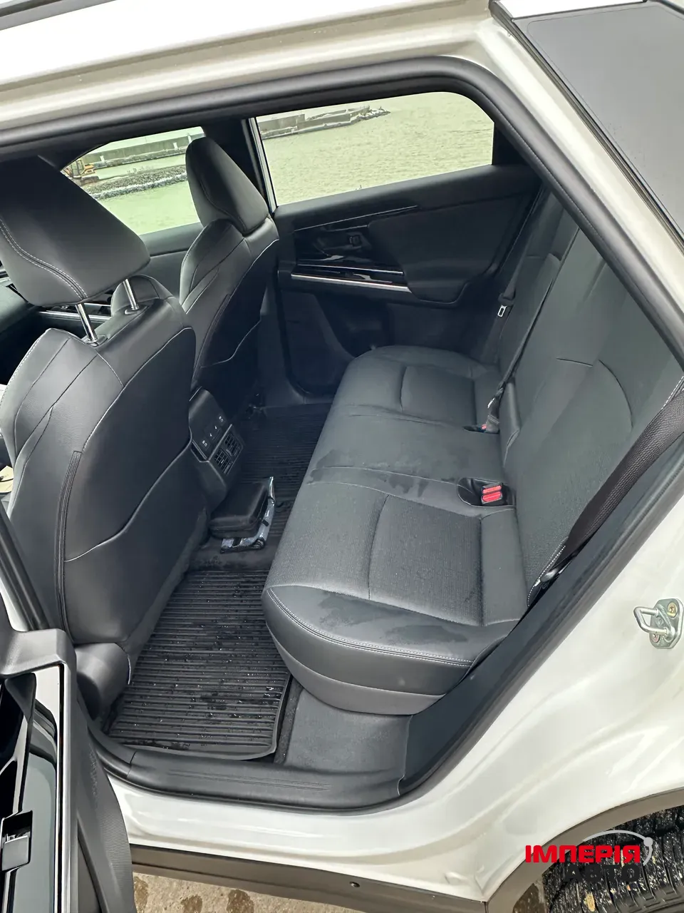 Toyota bZ4X - фото 14