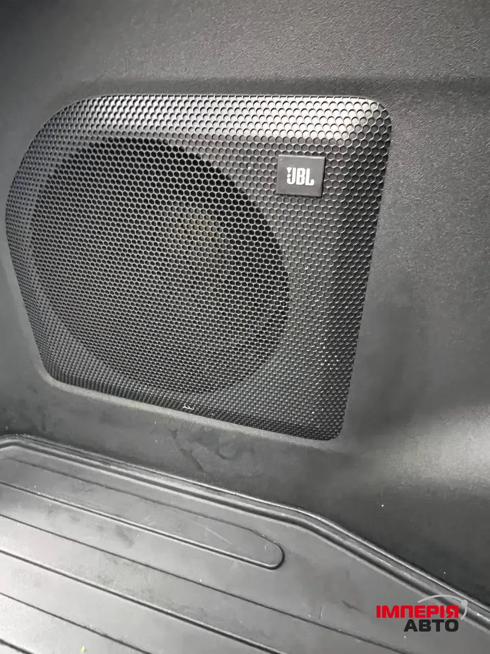 Toyota bZ4X - фото 8