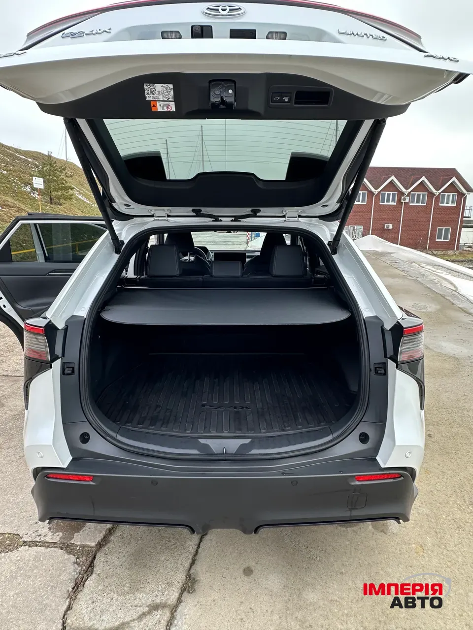 Toyota bZ4X - фото 27