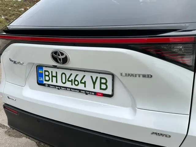 Toyota bZ4X - фото 4