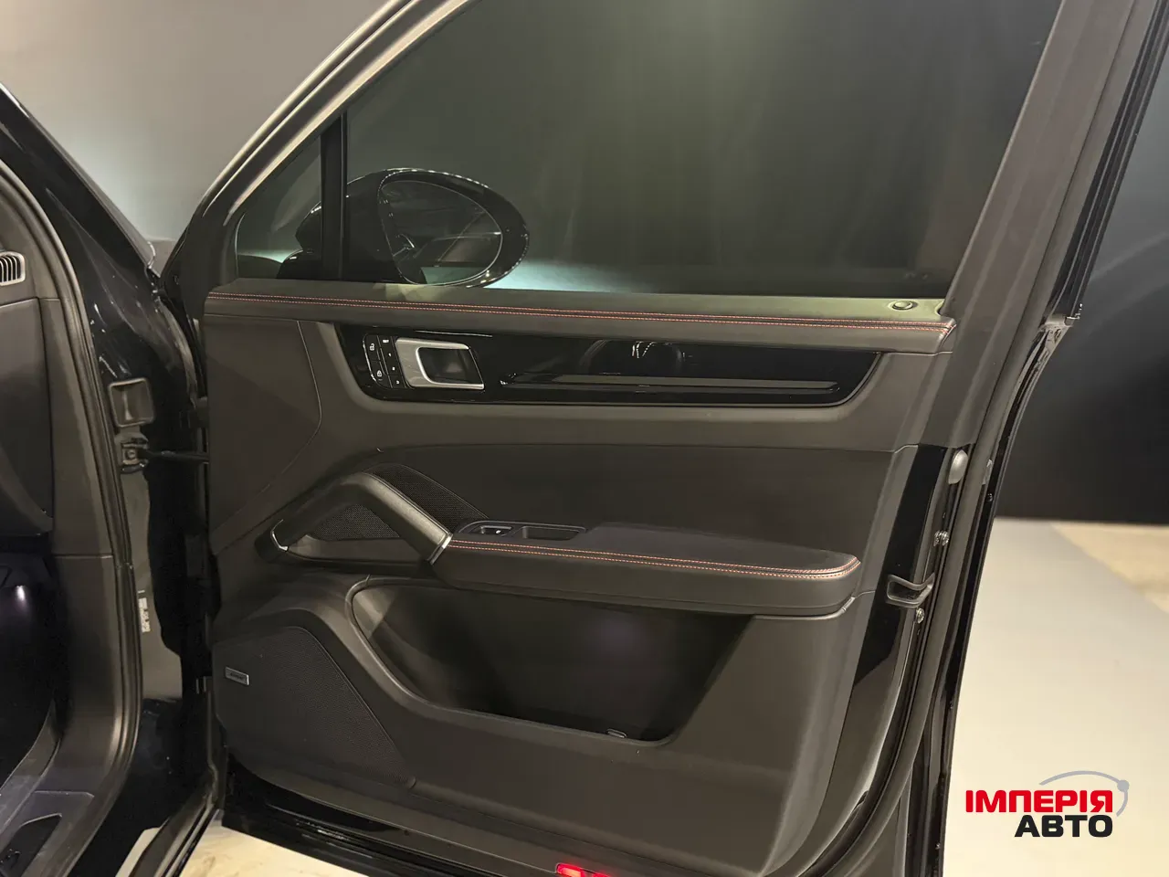 Porsche Cayenne - фото 24