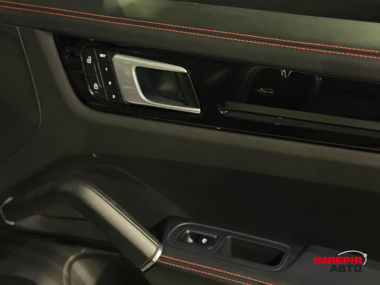 Porsche Cayenne - фото 25