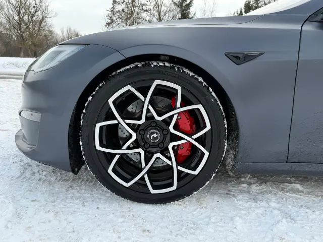 Tesla Model S - фото 5